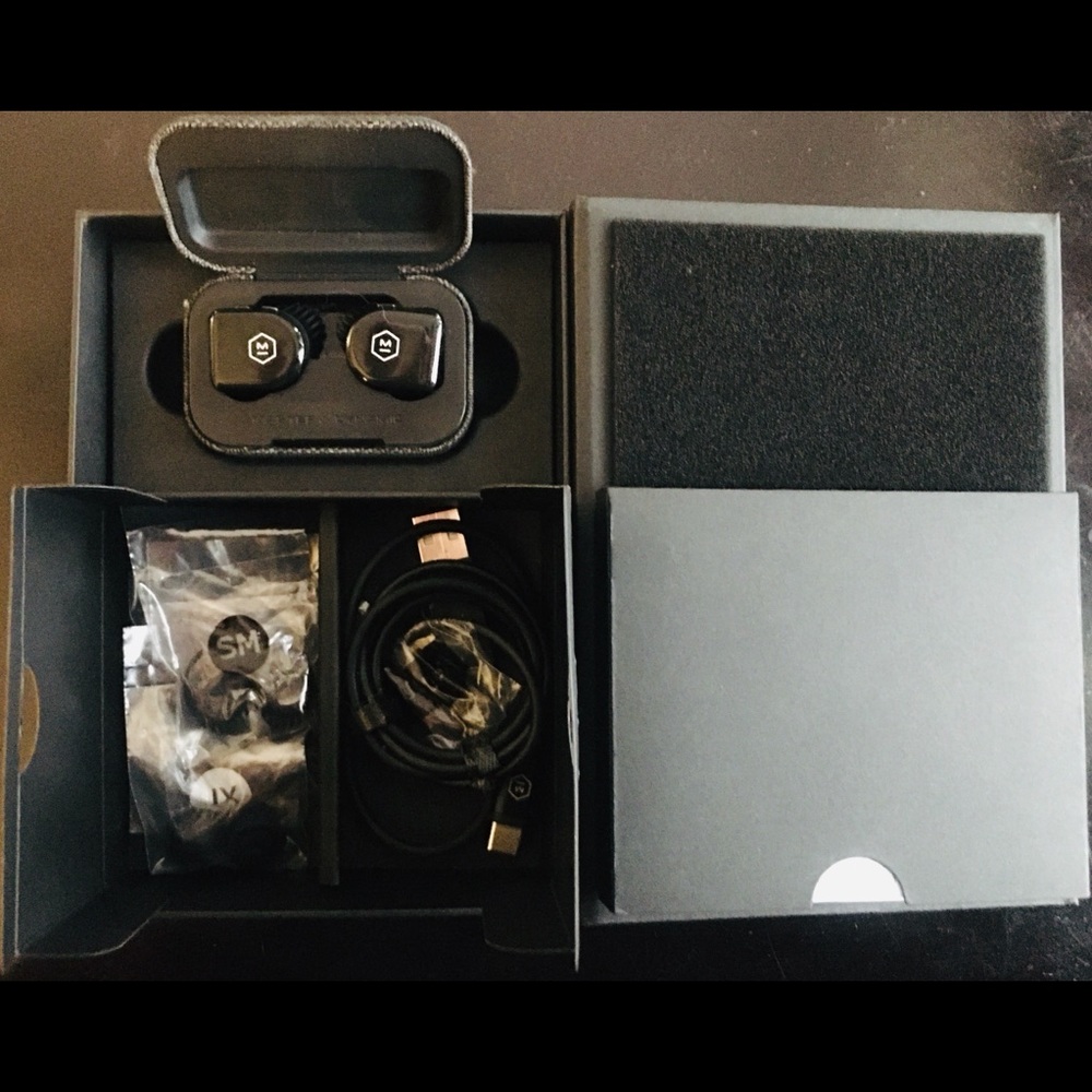 True Wireless Earphones MW07Go